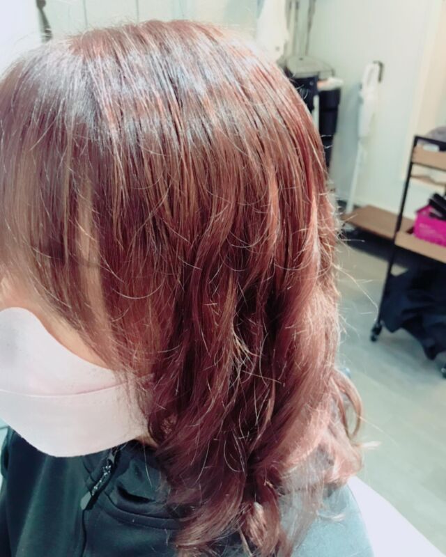 白髪染めインナーカラーピンク とハイライトメッシュ